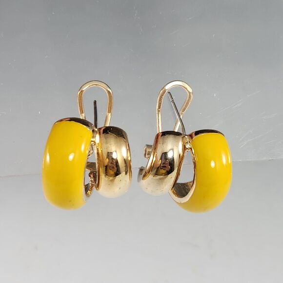 Yellow Enamel Gold Post Style Earrings Pierced Ears Round Hoop 1980s Deco VTG - Picture 4 of 9